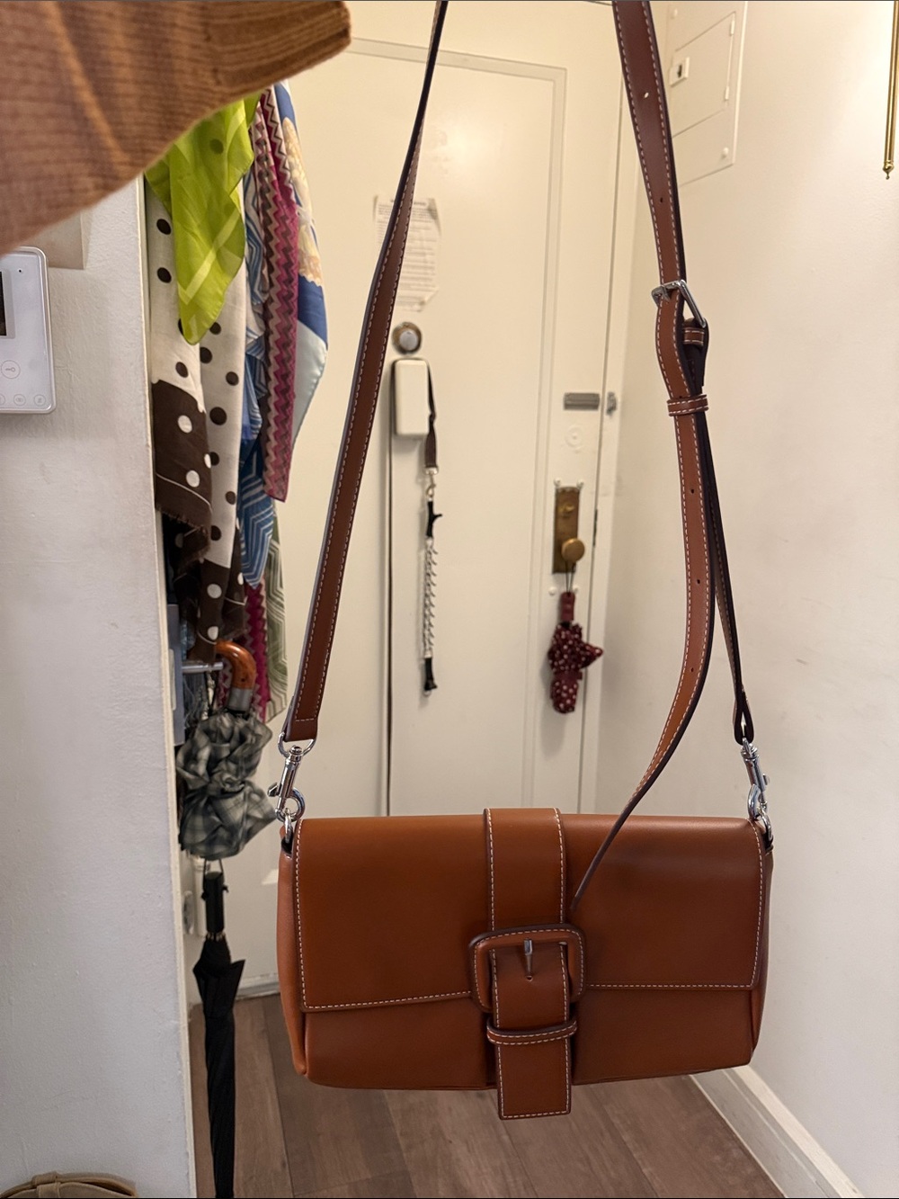 Classic Brown Leather Crossbody Bag with Buckle